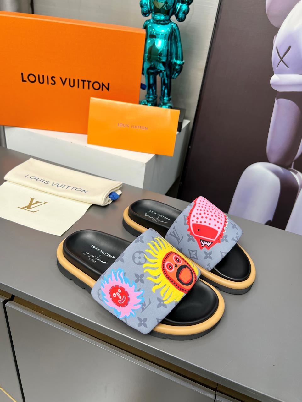 Louis Vuitton Slippers